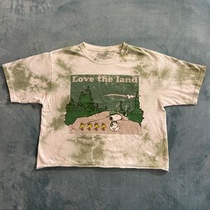 “Love the Land” Peanuts T-shirt